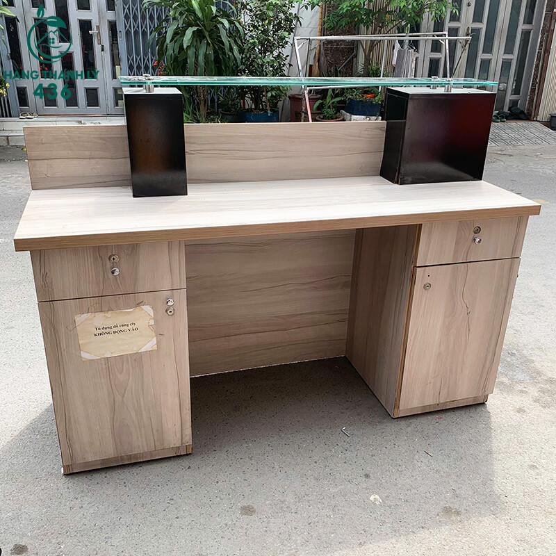 Quầy Lễ Tân Cũ 1M6X1M1X60CM Gỗ Màu Sáng Có Kính quay-le-tan-cu-1m6x1m1x60cm-go-mau-sang-co-kinh-2-1 Quầy Lễ Tân Cũ 1M6X1M1X60CM Gỗ Màu Sáng Có Kính