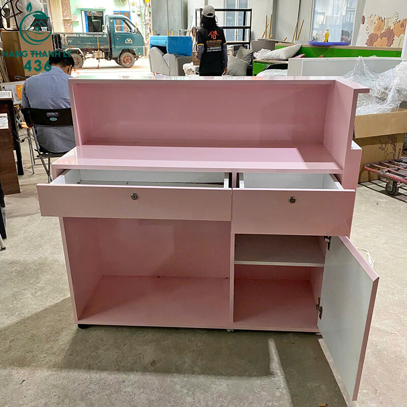 Quầy Thu Ngân Màu Hồng Cũ Phong Cách Trẻ Trung quay-thu-ngan-mau-hong-cu-phong-cach-tre-trung-1 Quầy Thu Ngân Màu Hồng Cũ Phong Cách Trẻ Trung