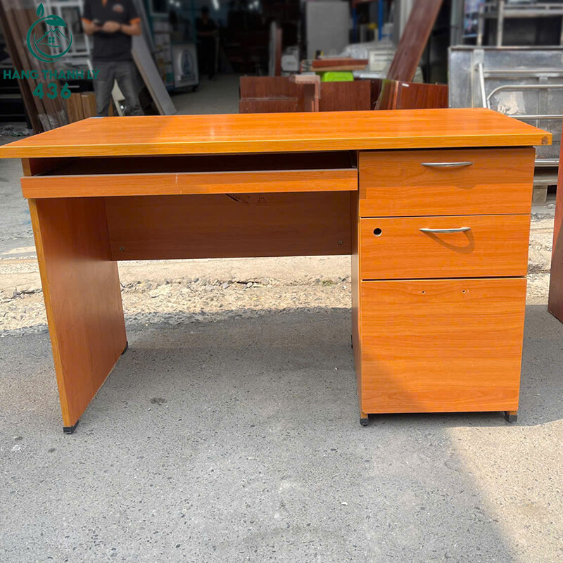 Bàn Làm Việc Cũ 1M2X60CM Vân Gỗ Thiết Kế Có Hộc Tủ ban-lam-viec-cu-1m2x60cm-van-go-thiet-ke-co-hoc-tu-1 Bàn Làm Việc Cũ 1M2X60CM Vân Gỗ Thiết Kế Có Hộc Tủ