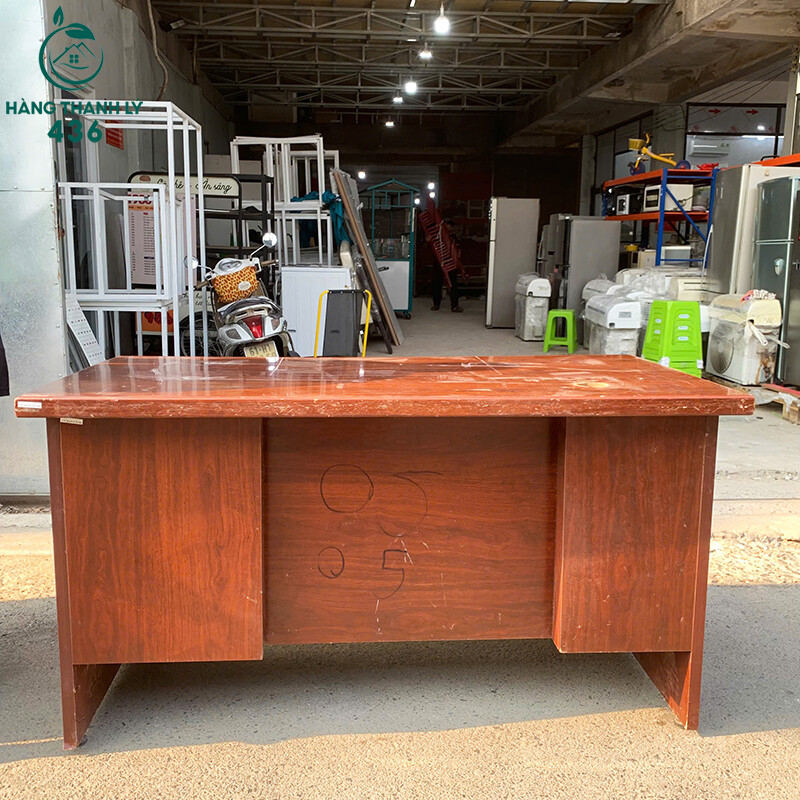 ban-lam-viec-cu-1m4x70cmx75cm-mau-nau-co-lo-di-day-2 Bàn Làm Việc Cũ 1M4X70CMX75CM Màu Nâu Có Lỗ Đi Dây  