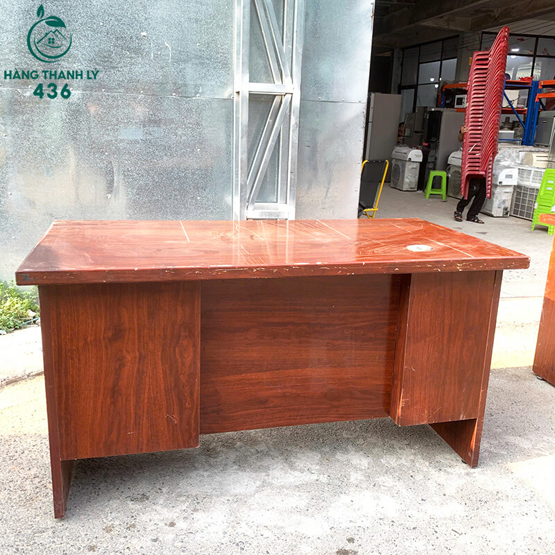 ban-lam-viec-cu-1m4x70cmx75cm-mau-nau-co-lo-di-day-mau-1-2 Bàn Làm Việc Cũ 1M4X70CMX75CM Màu Nâu Có Lỗ Đi Dây  