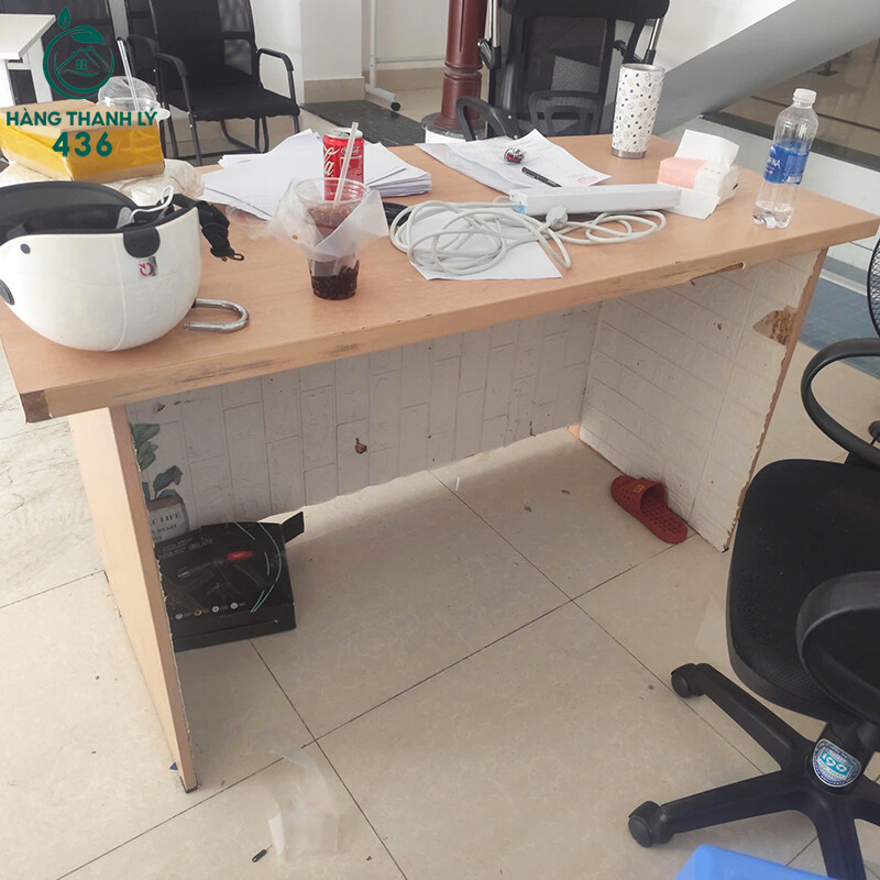 Bàn Làm Việc Cũ Thiết Kế Mặt Cong ban-lam-viec-cu-thiet-ke-luon-cong-toi-uu-dien-tich-2 Bàn Làm Việc Cũ Thiết Kế Mặt Cong