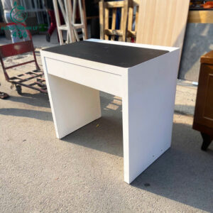 Bàn Trang Điểm Cũ Không Gương Có Hộc Kéo