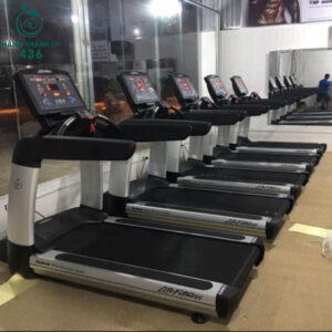 cua-hang-nhan-thu-mua-may-chay-bo-cu-gia-cao-7-300x300 Mua Bán Bàn Ghế Cũ, Nội Thất Cũ Tại TPHCM  