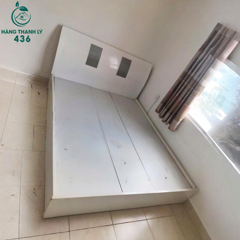 Giường Ngủ Cũ Màu Trắng 1M6 Thiết Kế Đẹp giuong-ngu-cu-mau-trang-1m6-thiet-ke-dep-2 Giường Ngủ Cũ Màu Trắng 1M6 Thiết Kế Đẹp