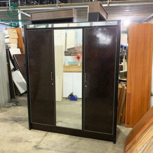 tu-quan-ao-cu-3-canh-phoi-guong-giua-sang-trong-1-300x300 Mua Bán Bàn Ghế Cũ, Nội Thất Cũ Tại TPHCM  