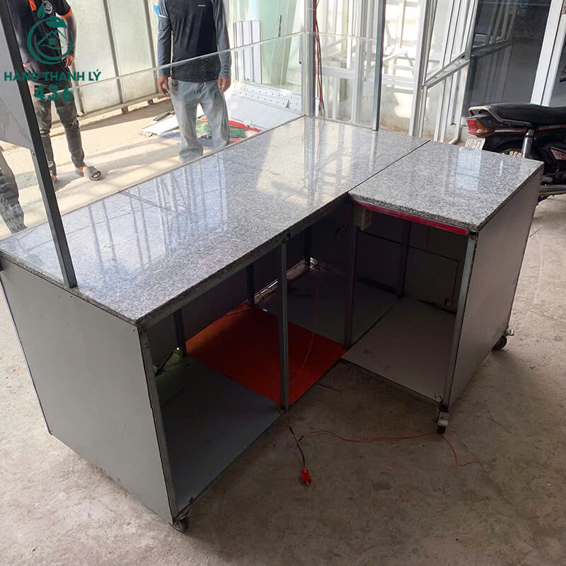 Xe Bán Hàng Cũ 1M7X1M2X95CM Có Kính Trưng Bày xe-ban-hang-cu-1m7x1m2x95cm-co-kinh-trung-bay-mat-da-2 Xe Bán Hàng Cũ 1M7X1M2X95CM Có Kính Trưng Bày