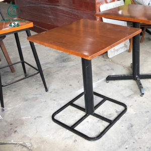 ban-cafe-cu-thiet-ke-tru-chan-sat-vuong-300x300 Mua Bán Bàn Ghế Cũ, Nội Thất Cũ Tại TPHCM  