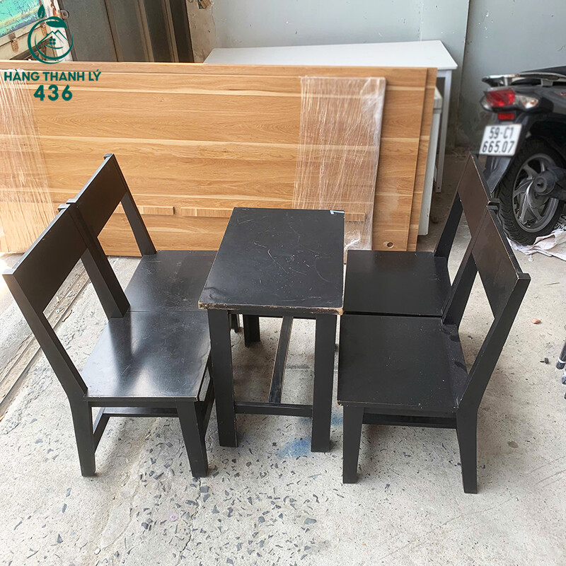 Bộ Bàn Ghế Cũ Cho Quán Cafe Màu Đen bo-ban-ghe-cu-cho-quan-cafe-mau-den-2 Bộ Bàn Ghế Cũ Cho Quán Cafe Màu Đen