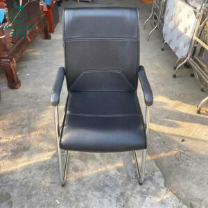 ghe-chan-quy-van-phong-cu-mau-den-hoa-phat-3-300x300 Mua Bán Bàn Ghế Cũ, Nội Thất Cũ Tại TPHCM  