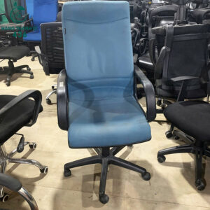 ghe-lam-viec-cu-boc-vai-ni-mau-xanh-do-ben-cao-1-300x300 Mua Bán Bàn Ghế Cũ, Nội Thất Cũ Tại TPHCM  