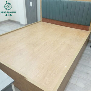 giuong-go-cu-dau-giuong-boc-nem-xanh-sang-trong-300x300 Mua Bán Bàn Ghế Cũ, Nội Thất Cũ Tại TPHCM  