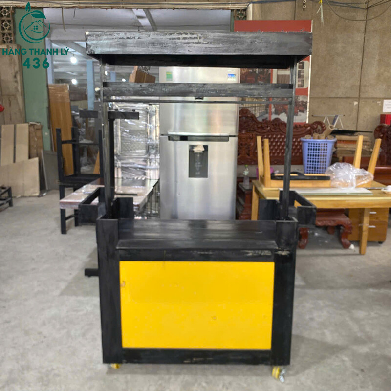 Xe Bán Hàng Cũ 1M8X1M2X77CM Vân Gỗ Đen Phối Vàng xe-ban-hang-cu-1m8x1m2x77cm-van-go-den-phoi-vang-1 Xe Bán Hàng Cũ 1M8X1M2X77CM Vân Gỗ Đen Phối Vàng