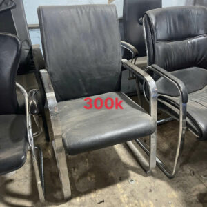 z7711450588873_a038a96334f3757adfeb8e325beba154-300x300 [XẢ KHO] Tổng Xả Kho Ghế Văn Phòng Cũ 50k – 200k  