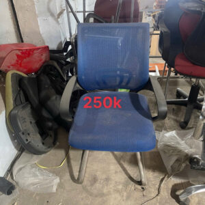 z7711450878002_8e4e2d291df49fb0b651ddc0f71badd2-300x300 [XẢ KHO] Tổng Xả Kho Ghế Văn Phòng Cũ 50k – 200k  