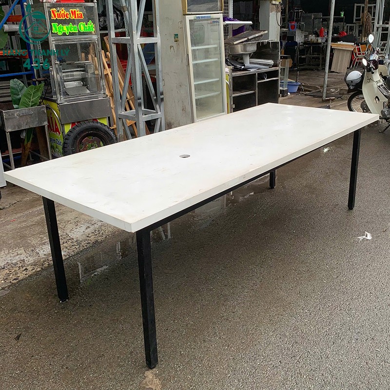 Bàn Họp Cũ 2M4X1M Có Lỗ Đi Dây Điện Mặt Gỗ Trắng ban-hop-cu-2m4x1m-co-lo-di-day-dien-mat-go-trang-4 Bàn Họp Cũ 2M4X1M Có Lỗ Đi Dây Điện Mặt Gỗ Trắng