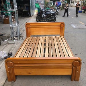 Giường Gỗ Tự Nhiên Cũ 1M95X1M4 Thiết Kế Rộng Rãi Thoải Mái