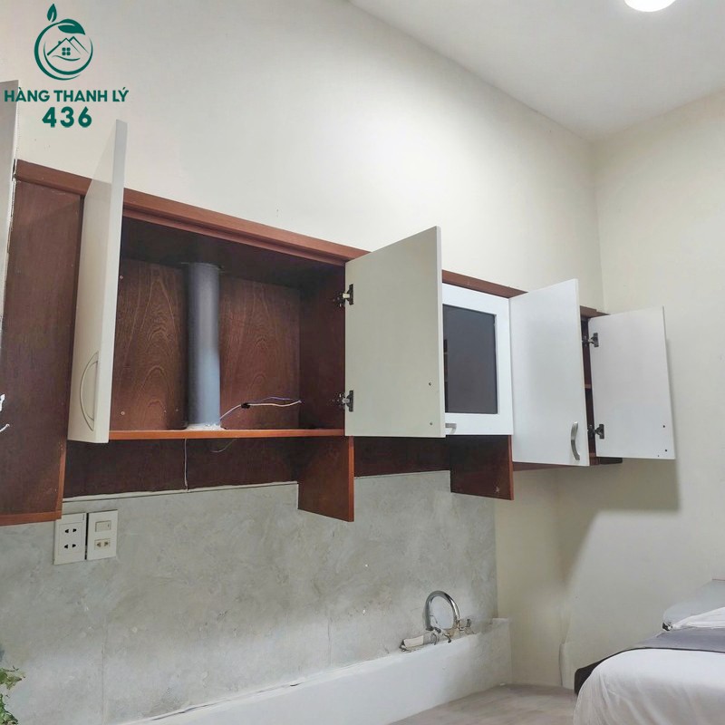 Tủ Bếp Treo Tường Cũ Thiết Kế Nhiều Ngăn Đựng Đồ tu-bep-treo-tuong-cu-thiet-ke-nhieu-ngan-dung-do-3 Tủ Bếp Treo Tường Cũ Thiết Kế Nhiều Ngăn Đựng Đồ