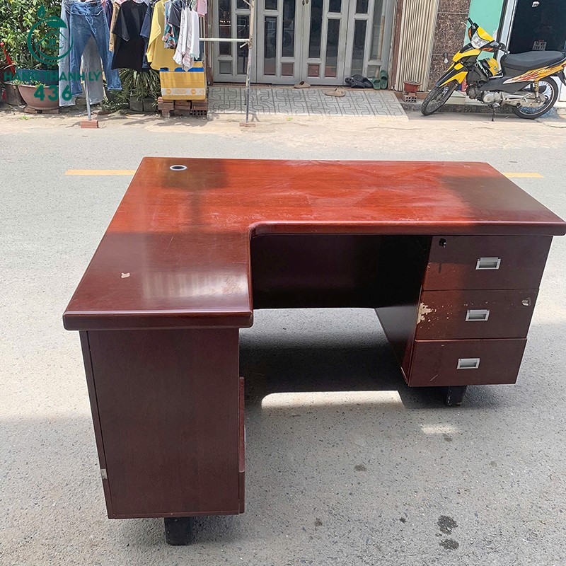 Bàn Giám Đốc Cũ Màu Nâu Góc L 1M2X1M4X68CM Kèm Hộc Tủ ban-giam-doc-cu-mau-nau-goc-l-1m2x1m4x68cm-kem-hoc-tu-4 Bàn Giám Đốc Cũ Màu Nâu Góc L 1M2X1M4X68CM Kèm Hộc Tủ