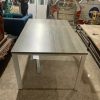 Bàn Họp Cũ 1M6X1M Màu Vân Gỗ Xám Chân Sắt Màu Trắng