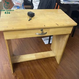ban-lam-viec-co-hoc-keo-van-go-vang-300x300 Mua Bán Bàn Ghế Cũ, Nội Thất Cũ Tại TPHCM  
