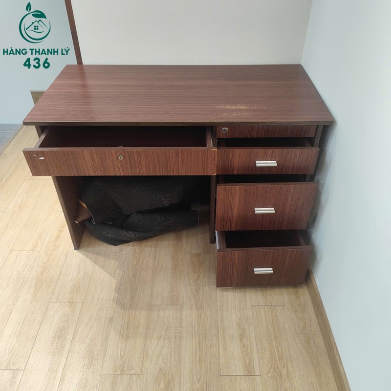 Bàn Làm Việc Cũ Gỗ Màu Nâu Có Hộc Tủ 1M2 ban-lam-viec-cu-go-mau-nau-co-hoc-tu-2 Bàn Làm Việc Cũ Gỗ Màu Nâu Có Hộc Tủ 1M2