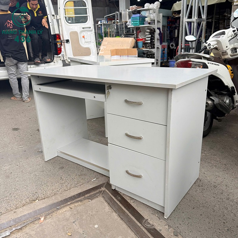 Bàn Làm Việc Cũ Màu Trắng Có 3 Hộc Kéo 1M2X60CM (Nhiều Mẫu) ban-lam-viec-cu-mau-trang-co-3-hoc-keo-nhieu-mau-1 Bàn Làm Việc Cũ Màu Trắng Có 3 Hộc Kéo 1M2X60CM (Nhiều Mẫu)
