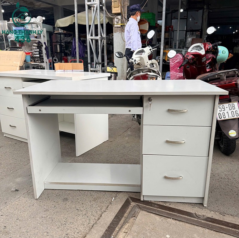 Bàn Làm Việc Cũ Màu Trắng Có 3 Hộc Kéo 1M2X60CM (Nhiều Mẫu) ban-lam-viec-cu-mau-trang-co-3-hoc-keo-nhieu-mau-6 Bàn Làm Việc Cũ Màu Trắng Có 3 Hộc Kéo 1M2X60CM (Nhiều Mẫu)