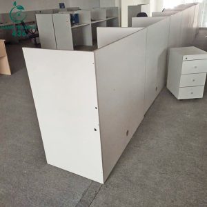 Bàn Làm Việc Cũ Vân Gỗ Trắng 1M15 Vách Kính Tiện Dụng