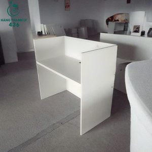 Bàn Làm Việc Cũ Vân Gỗ Trắng 1M15 Vách Kính Tiện Dụng