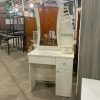 Bàn Trang Điểm Cũ Có Gương Màu Trắng Kèm Hộc Tủ