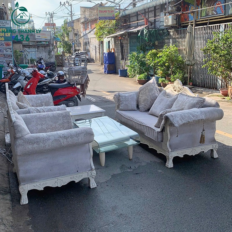 Bộ Ghế Sofa Cũ Bọc Vải Kèm Nhiều Gối Tựa bo-sofa-co-dien-cu-mau-kem-kem-ban-tra-1 Bộ Ghế Sofa Cũ Bọc Vải Kèm Nhiều Gối Tựa