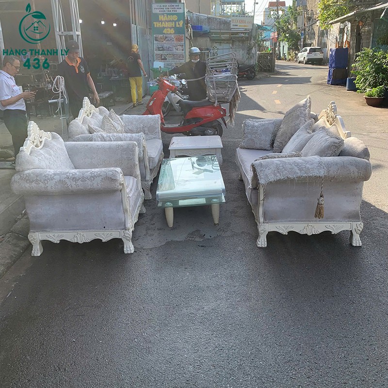 Bộ Ghế Sofa Cũ Bọc Vải Kèm Nhiều Gối Tựa bo-sofa-co-dien-cu-mau-kem-kem-ban-tra-4 Bộ Ghế Sofa Cũ Bọc Vải Kèm Nhiều Gối Tựa