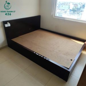giuong-ngu-van-go-den-1m6-cu-300x300 Mua Bán Bàn Ghế Cũ, Nội Thất Cũ Tại TPHCM  