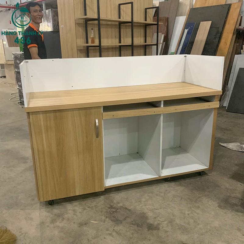 Quầy Lễ Tân Cũ 1M6 Vân Gỗ Vàng Có Hộc Tiện Lợi quay-le-tan-cu-1m6x77cmx60cm-van-go-vang-co-hoc-tien-loi-2 Quầy Lễ Tân Cũ 1M6 Vân Gỗ Vàng Có Hộc Tiện Lợi