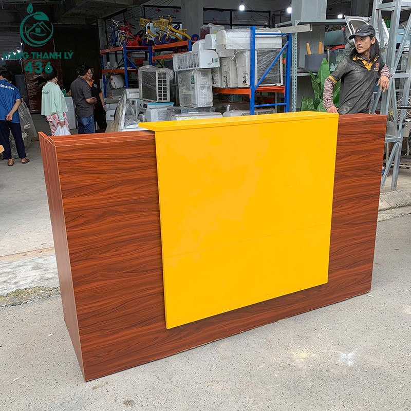 Quầy Lễ Tân Gỗ Cũ 1M8X60CMX1M1 Phối Vân Gỗ Vàng quay-le-tan-cu-mau-van-go-phoi-vang-co-hoc-keo-3 Quầy Lễ Tân Gỗ Cũ 1M8X60CMX1M1 Phối Vân Gỗ Vàng