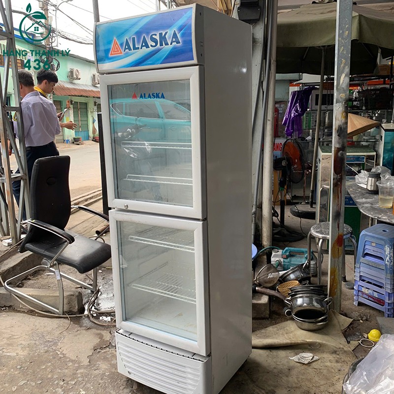 Tủ Mát Alaska Cũ Giúp Trưng Bày Đồ Uống Gọn Gàng tu-mat-alaska-cu-giup-trung-bay-do-uong-gon-gang-3 Tủ Mát Alaska Cũ Giúp Trưng Bày Đồ Uống Gọn Gàng