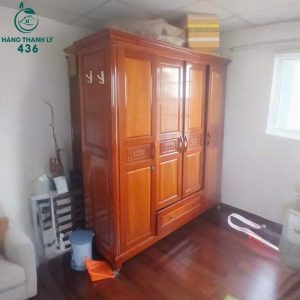 tu-quan-ao-go-cu-4-canh-kem-hoc-tien-loi-300x300 Mua Bán Bàn Ghế Cũ, Nội Thất Cũ Tại TPHCM  