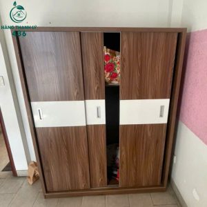 tu-quan-ao-go-cu-4-canh-van-go-nau-trang-3-300x300 Mua Bán Bàn Ghế Cũ, Nội Thất Cũ Tại TPHCM  