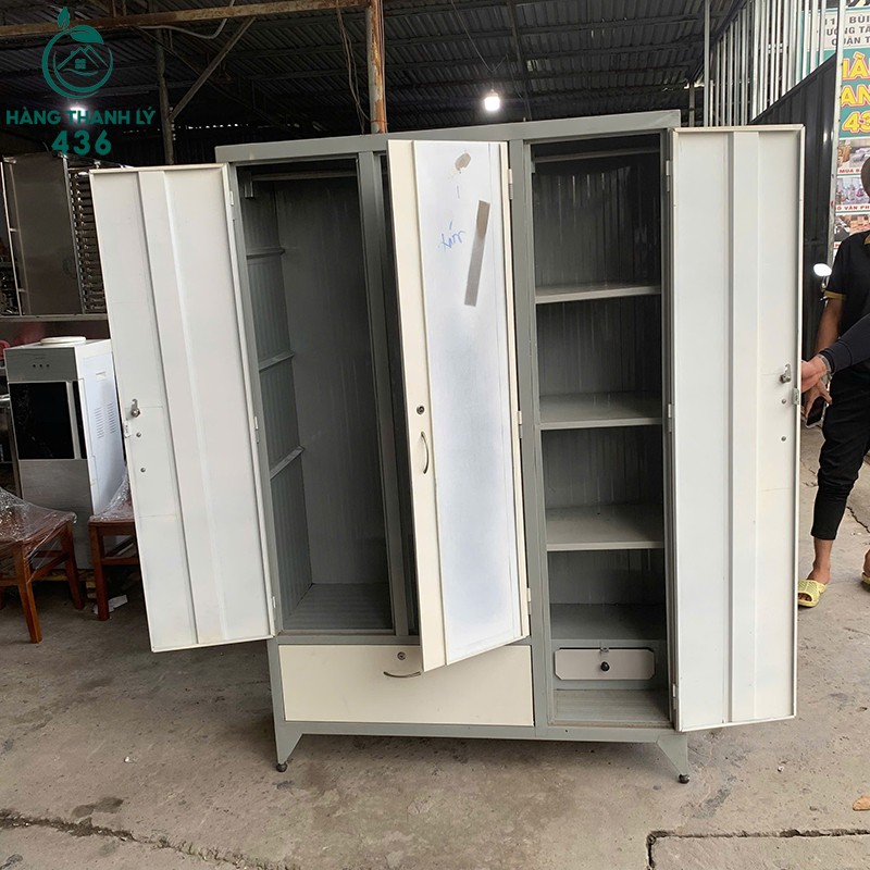 Tủ Quần Áo Sắ Cũ Ba Cánh Có Gương Soi Và Ngăn Kéo tu-quan-ao-sa-cu-ba-canh-co-guong-soi-va-ngan-keo-2 Tủ Quần Áo Sắ Cũ Ba Cánh Có Gương Soi Và Ngăn Kéo