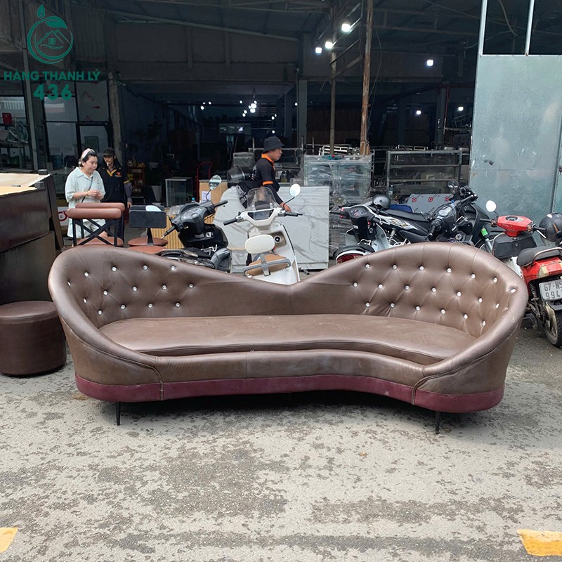 Băng Sofa Cũ Bọc Da Nâu 2M7 Chần Nút Sang Trọng bang-sofa-cu-boc-da-nau-chan-nut-sang-trong-2 Băng Sofa Cũ Bọc Da Nâu 2M7 Chần Nút Sang Trọng