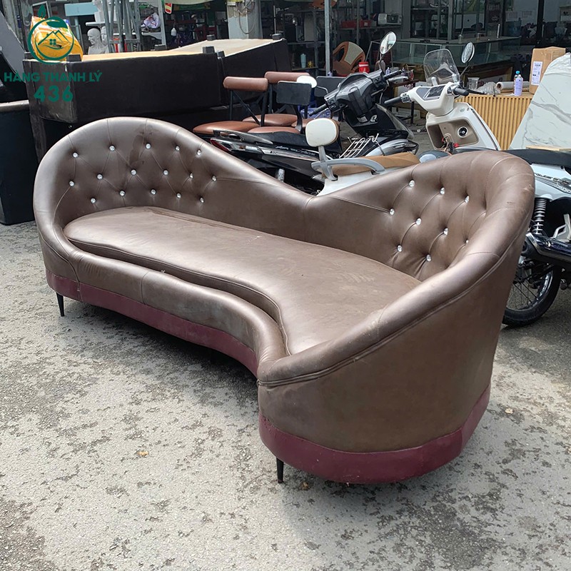 Băng Sofa Cũ Bọc Da Nâu 2M7 Chần Nút Sang Trọng bang-sofa-cu-boc-da-nau-chan-nut-sang-trong-3 Băng Sofa Cũ Bọc Da Nâu 2M7 Chần Nút Sang Trọng