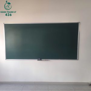 bang-xanh-cu-treo-tuong-de-su-dung-300x300 Mua Bán Bàn Ghế Cũ, Nội Thất Cũ Tại TPHCM  