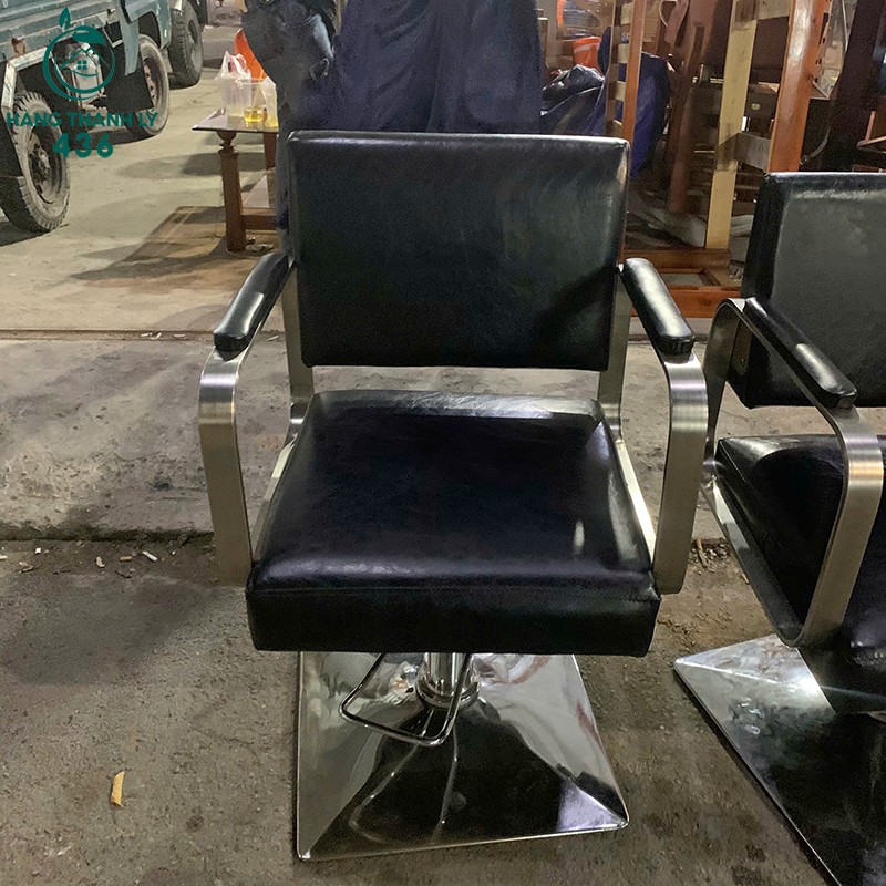 Ghế Cắt Tóc Cũ Bọc Da Phù Hợp Salon Và Barber Shop ghe-cat-toc-cu-boc-da-phu-hop-salon-va-barber-shop-3 Ghế Cắt Tóc Cũ Bọc Da Phù Hợp Salon Và Barber Shop