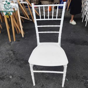 ghe-tiffany-nhua-cu-phu-hop-nha-hang-tiec-cuoi-3-300x300 Mua Bán Bàn Ghế Cũ, Nội Thất Cũ Tại TPHCM  