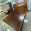 Giường Gỗ Cũ Màu Nâu Dễ Phối Nội Thất