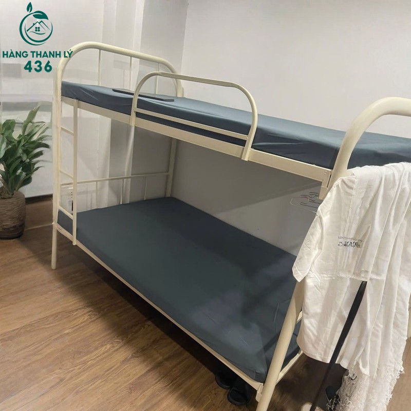 Giường Tầng Sắt Cũ 1M2 Tiết Kiệm Diện Tích giuong-tang-sat-cu-1m2-tiet-kiem-dien-tich Giường Tầng Sắt Cũ 1M2 Tiết Kiệm Diện Tích