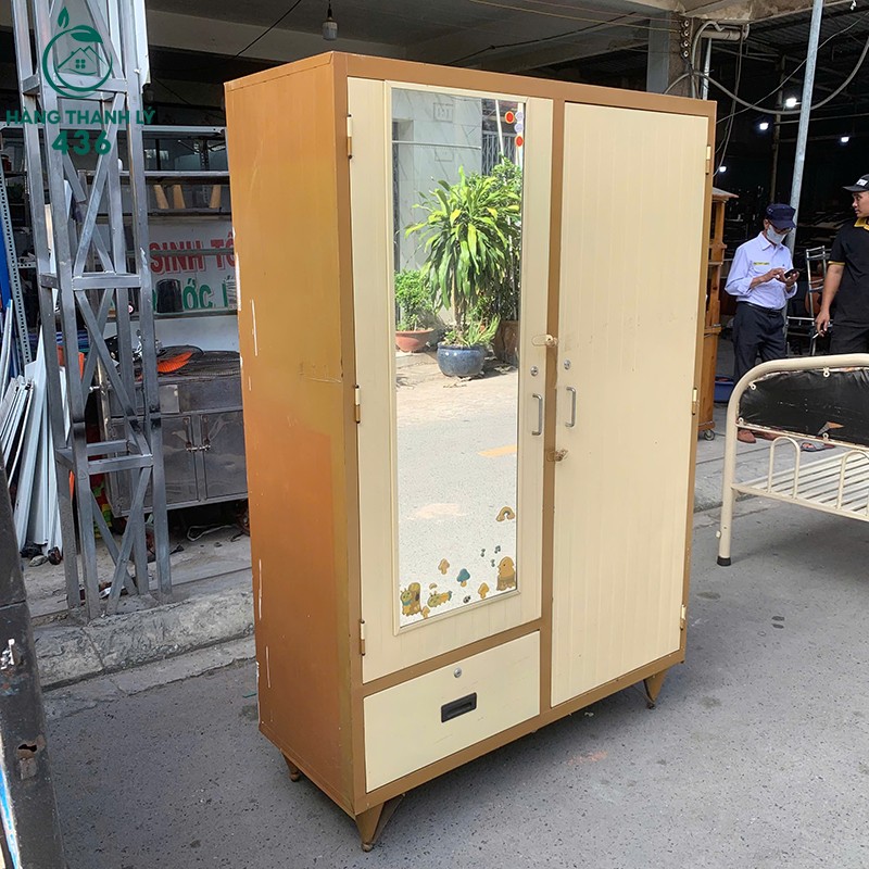 Tủ Quần Áo Cũ Khung Sắt Phối Màu Kem Nâu tu-quan-ao-cu-khung-sat-phoi-mau-kem-nau-2 Tủ Quần Áo Cũ Khung Sắt Phối Màu Kem Nâu