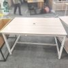 Bàn Làm Việc Mặt Gỗ Cũ Chân Sắt Sơn Trắng 1M4