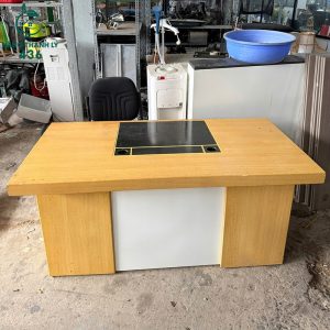 ban-giam-doc-van-phong-cu-van-go-vang-trang-300x300 Mua Bán Bàn Ghế Cũ, Nội Thất Cũ Tại TPHCM  